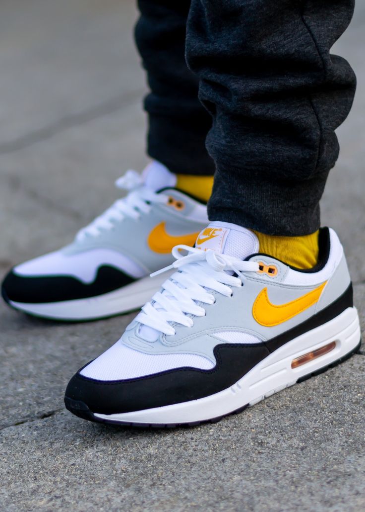Nike Air Max 1 White University Gold