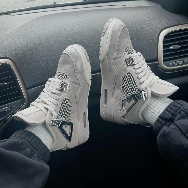 Jordan 4 Frozen Moments