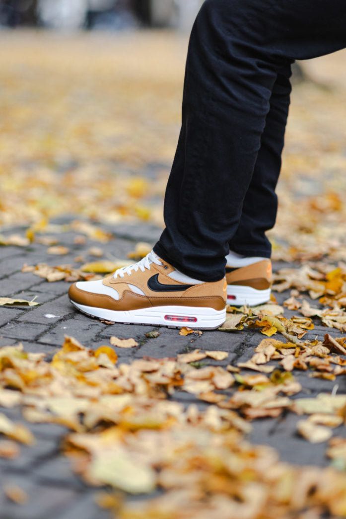 Nike Air Max 1 Essential British Tan Light Bone