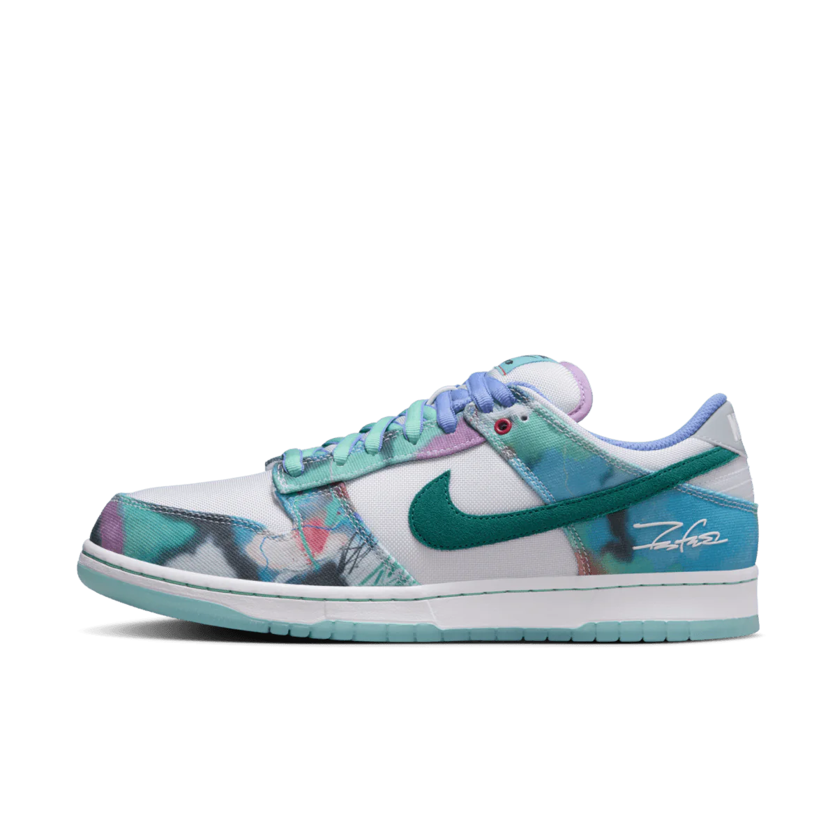 SB Dunk Futura Side Photo