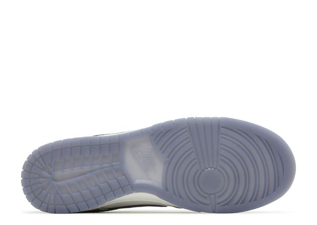 Nike Dunk Low SE Light Carbon