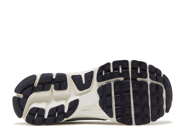 Nike Zoom Vomero 5 Photon Dust Metallic Silver